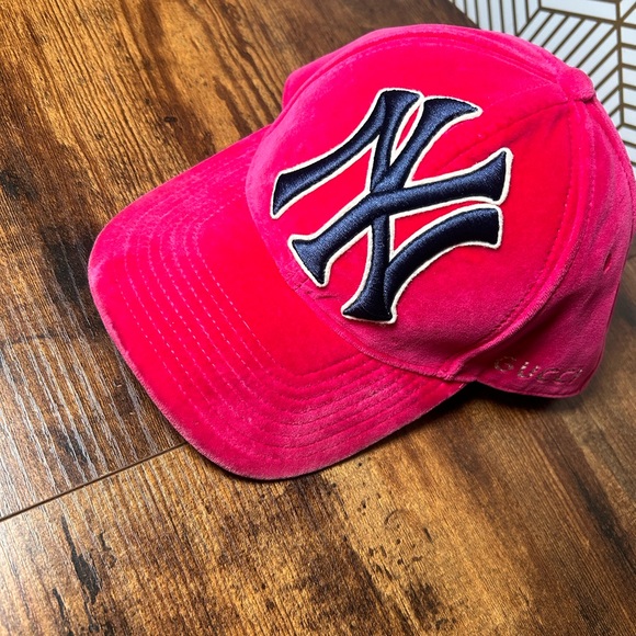 Gucci X Yankees MLB Pink Hat - Picture 2 of 8